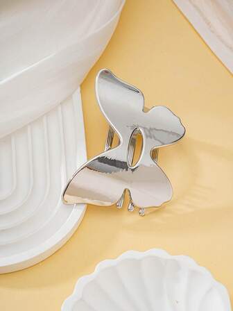 1 pieza El nuevo clip para el cabello con mariposa brillante de 2025 es adecuado para fiestas, reuniones, regalos de cumpleaños y uso casual diario. Accesorio para el cabello de invierno Clips de moda