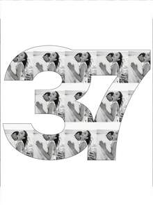 定制圣诞礼物，可定制1至99的数字、2026岁生日照片、A、B、C、D、E字母主题照片、成长照片拼贴画，生日礼物、圣诞照片礼物，母亲节和父亲节的完美礼物，送给爱人和朋友的理想礼物。秋季家居焕新，圣诞装饰，营造温馨家居氛围，办公室装饰，优雅生活