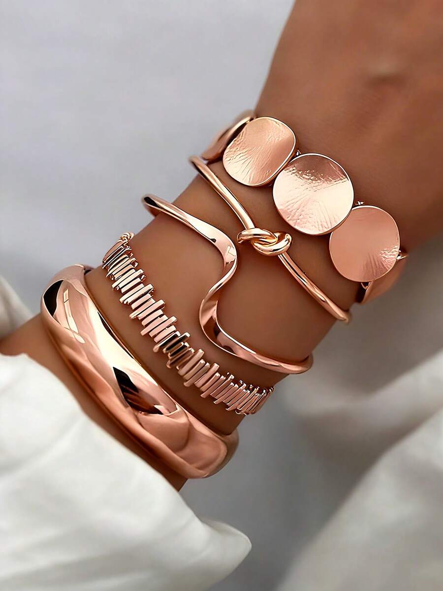 5pcs Vintage Exaggerated Luxurious Geometric Design Wide Metal Gold Bangle Set, Suitable For Daily Wear And Gift