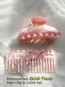 Bộ kẹp tóc và lược cá nhân hóa. Kẹp tóc càng cua tùy chỉnh có tên phù hợp, phụ kiện tóc cho phù dâu, quà tặng hộp quà, quà tặng tiệc tuổi teen, quà tặng số lượng lớn cho sinh nhật lần thứ 16, lược khắc tên/chữ cá nhân hóa | Quà tặng phù dâu | Phụ kiện tóc cho tiệc cưới | Quà sinh nhật hoàn hảo cho cô dâu | Kẹp càng cua tùy chỉnh | Kẹp tóc tùy chỉnh, hộp đựng đồ du lịch - Bộ kẹp + lược - Xem 4