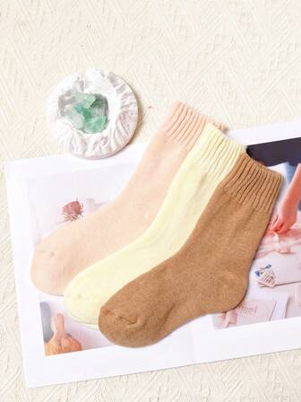 3双粉白毛绒女式中筒袜，心形保暖袜，柔软舒适，适合秋冬，颜色随机