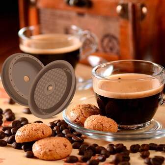可重复使用的咖啡胶囊盖与 Vertuo 咖啡包配合使用，硅胶盖适用于各种尺寸的可重复使用的 Vertuo 咖啡包，可再填充 Vertuo 咖啡胶囊，配有勺子和刷子，可在旅行、居家、户外、露营、办公室、厨房享用咖啡，是婚礼、周年纪念日、纪念日、感恩节、圣诞节的完美礼物