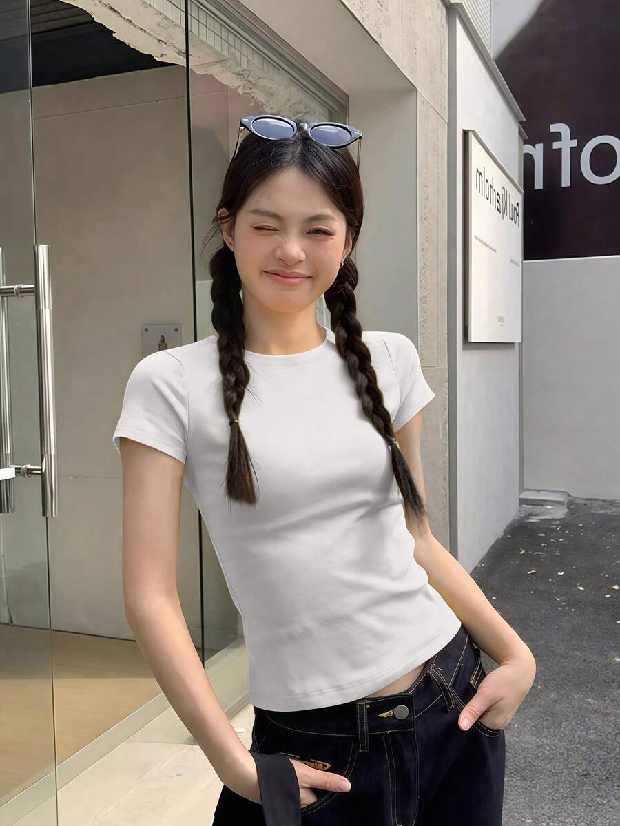 女士白色短袖 T 恤,夏季休闲圆领修身时尚美式短款上衣 - 白色 - 查看 1