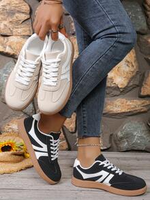 Baskets décontractées polyvalentes à rayures blanches pour femmes, chaussures de sport mode, attrayantes, confortables et durables avec semelle en caoutchouc souple. Chaussures de sport légères et respirantes en patchwork pour femmes - Noir - Voir 3