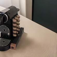 1 pezzo Portacapsule da parete per caffè - Spazio di stoccaggio verticale, contiene fino a 15 capsule, compatibile con macchine da caffè e la maggior parte dei caffettieri, decorazione per bancone da cucina o ufficio - Materiale in plastica durevole, design elegante, plastica di alta qualità