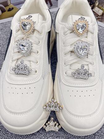 2pcs Gold & Silver Resin Crown Shoelace Charms, ABS Rhinestone Heart Shaped Shoelace Buckle Decor, Detachable DIY Shoe Clips Accessories, Suitable For Women's Lace-Up Sneakers & Boots, Christmas, Halloween, Valentine's Day, Birthday, Holiday Party Decorations & Gifts (Shoes Not Included)