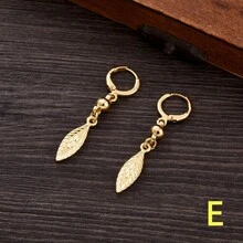 1 Pair Golden Color Elegant Small Cute Earrings, Leaf/Tree/Geometric Design, Suitable For Women, Graceful European & American Style, African Arabian Daily, Party, Birthday, Wedding, Jewelry Gift
