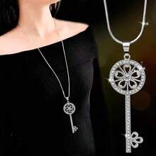 Fashion Sweater Chain Women's High-End Sense Light Luxury Long Necklace Niche Personality Versatile Autumn And Winter Jewelry Pendant - 5.藍水滴羽毛 - 查看 10
