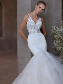 Enchanting V Neckline Lace Bodice Mermaid Wedding Gown - Perfect For Christmas, Halloween, Weddings, Proms & Birthdays - trắng - Xem 5