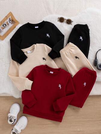 3 件套男婴休闲运动服，包括灰色/蓝色/卡其色圆领运动衫和配套运动裤，适合日常休闲、运动、学校、户外、春秋季