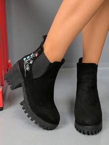 Women's Vintage Embroidered Ankle Boots, Thick Sole, British Style Chunky High Heel Short Boots, Plus Size, Spring/Autumn - Black - View 3