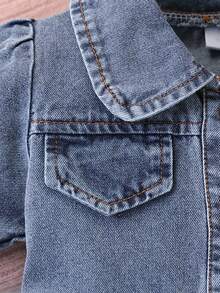 女婴休闲纽扣泡泡袖牛仔连衣裙，适合日常穿着、节日、派对等场合，也可作为礼物赠送。 - 中等水洗藍 - 查看 3