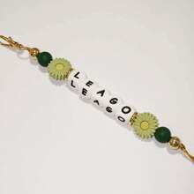 1个定制名字钥匙扣，硅胶珠定制钥匙扣礼品，背包钥匙扣，送给妈妈的礼物。色彩缤纷，可爱，萌趣，趣味十足，卡哇伊，千禧年风，时尚，男女皆宜，休闲百搭，可定制，个性化，独一无二，送给他的理想礼物，送给初中生、高中生、大学生、大一、大二、低年级学生的理想礼物，精致浪漫，实用时尚。