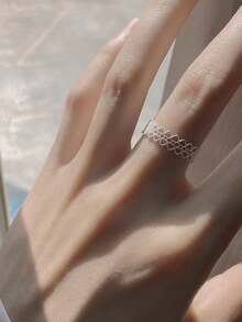 1pc Adjustable Knuckle Ring For Women, Creative Personalized Hollow Floral Lace Design