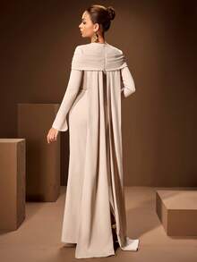 Đầm maxi dài tay cổ tròn màu trơn dành cho nữ, kiểu dáng thanh lịch với họa tiết bèo nhún, cổ áo choàng mềm mại, thích hợp cho các dịp trang trọng như dạ hội, tiệc tùng, tiệc cưới, mùa xuân. - Màu be - Xem 3