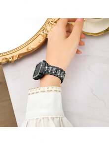 Tương thích với dây đeo và vỏ đồng hồ 38/40/41/42/44/45/46/49mm, với dây đeo kim loại đính đá lấp lánh và vỏ PC cứng chống sốc, đính hai hàng kim cương. Tương thích với Apple Watch Series Ultra/11/10/9/8/7/6/5/4/3/SE. Bộ vỏ đồng hồ thời trang, lấp lánh dành cho nữ. - màu đen - Xem 9