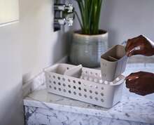 Joseph Joseph EasyStore - Slimline Bathroom Essentials Storage Basket Organiser With Moveable Pot And Divider, Ecru - Slimline Pack of 2 - 查看 5