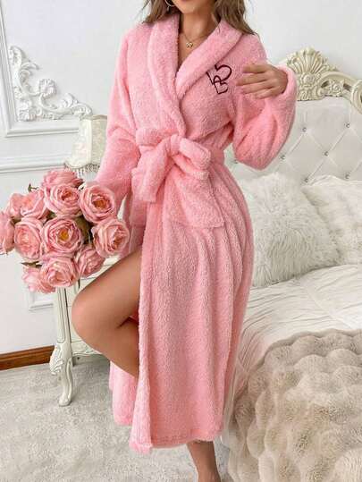 1 roupão feminino de pelúcia com bordado de coração macio, novo roupão de flanela para outono/inverno, roupão longo feminino de lã coral grossa, rosa, roupão feminino de pelúcia macia premium, adequado para adolescentes, roupa de casa para outono/inverno, roupão grosso com forro térmico, cor sólida, grosso, macio, quente e que não solta pelos, pijama adulto para hotel/pousada/casa, decoração de banheiro, roupa de praia, volta às aulas