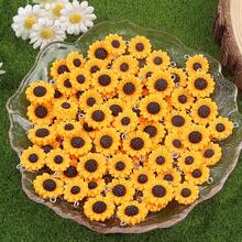 Orange Resin Sunflower Chrysanthemum Shaped Pendant, Creative, Fun, Fashionable Flower Theme Charm Pendant, Used For DIY Bracelets, Necklaces, Earrings, Foot Chains, Keychains, Backpack Chains, Phone Chains, Christmas, Thanksgiving, Back To School Season, Valentine's Day, Mother's Day Pendant