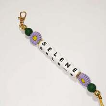 1个定制名字钥匙扣，硅胶珠定制钥匙扣礼品，背包钥匙扣，送给妈妈的礼物。色彩缤纷，可爱，萌趣，趣味十足，卡哇伊，千禧年风，时尚，男女皆宜，休闲百搭，可定制，个性化，独一无二，送给他的理想礼物，送给初中生、高中生、大学生、大一、大二、低年级学生的理想礼物，精致浪漫，实用时尚。