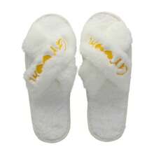 Braut & Brautjungfer Kunstpelz bestickte Hausschuhe mit Kreuzriemen und Tasche - Weiche beige Hausschuhe für Innenräume, Brautjungfer Geschenk Hausschuhe, bestickte flauschige Hausschuhe für Hochzeiten, Braut Hausschuhe