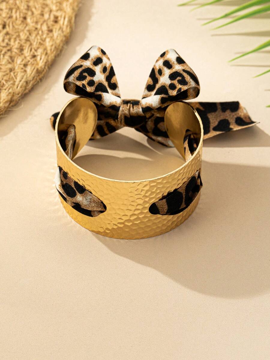 1 pieza Brazalete de mujer con estampado de leopardo de moda y sexy, diseño de lazo y textura metálica de apertura ancha, adecuado para fiestas, banquetes, estilo callejero, brazalete de bufanda elegante para mujeres, regalo exquisito para mamá y reuniones familiares