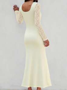 Elegantes gestricktes Damen-Langkleid mit Quadratausschnitt, Langärmeln und kontrastierendem Spitzenakzent, körperbetonter Meerjungfrauenstil