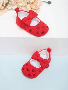 Sapatos de Princesa com Bordado de Coração para Bebês de 0-1 Ano, Sola Macia, Calçado para Bebê, Primavera/Outono