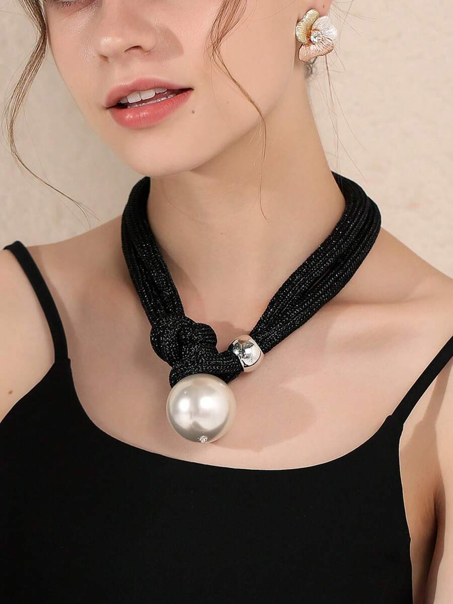 Faux Pearl Decor Necklace - Black - View 1