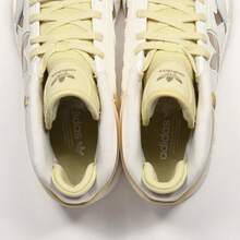 Adidas 男女通用高帮休闲舒适多功能运动鞋 IH2172 - 白/淺黃/淺棕 - 查看 6