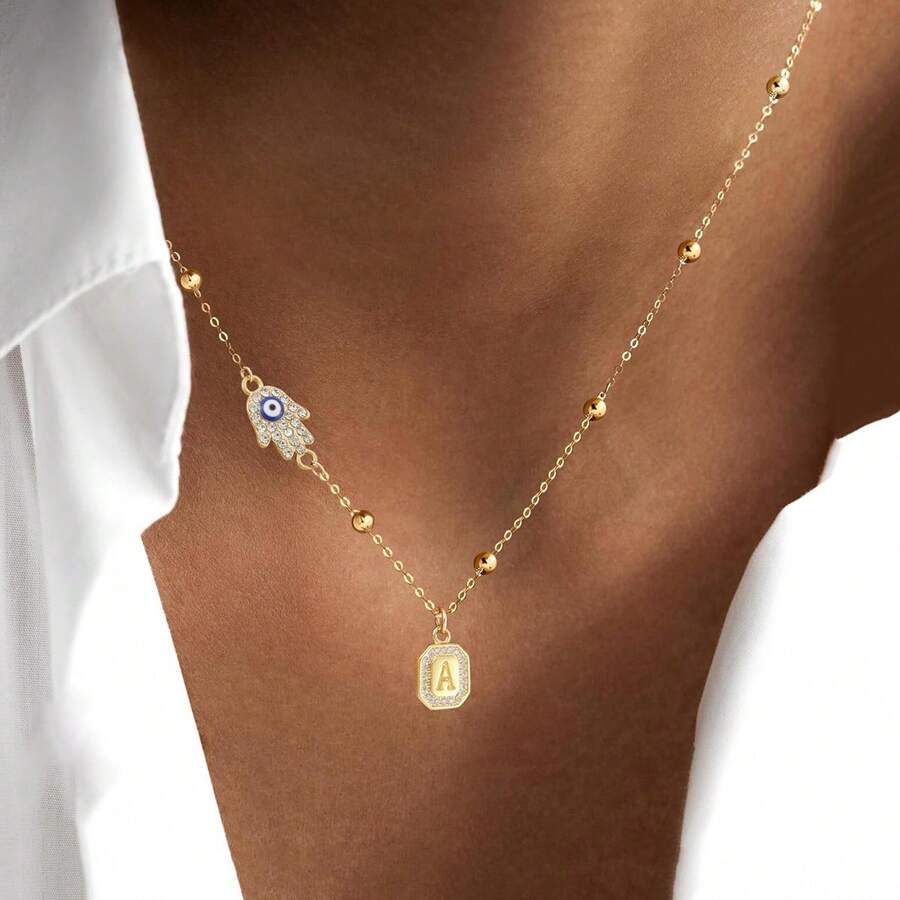 1件经典简约方形字母哈姆萨之手吊坠项链，不锈钢珠链，女士 - 金黃色微鑲方塊字母 - 查看 1