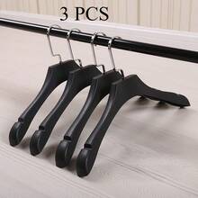 黑色塑料衣架，木纹效果 - 无痕防滑设计，适用于成人西装，男女服装店的理想之选，是整理衣橱的理想之选，时尚美观，提升零售展示效果，最大限度地利用空间，非常适合季节性和节日促销活动，这些多功能衣架可提升您店铺的美感，是时尚零售商和家居整理爱好者的必备之选。