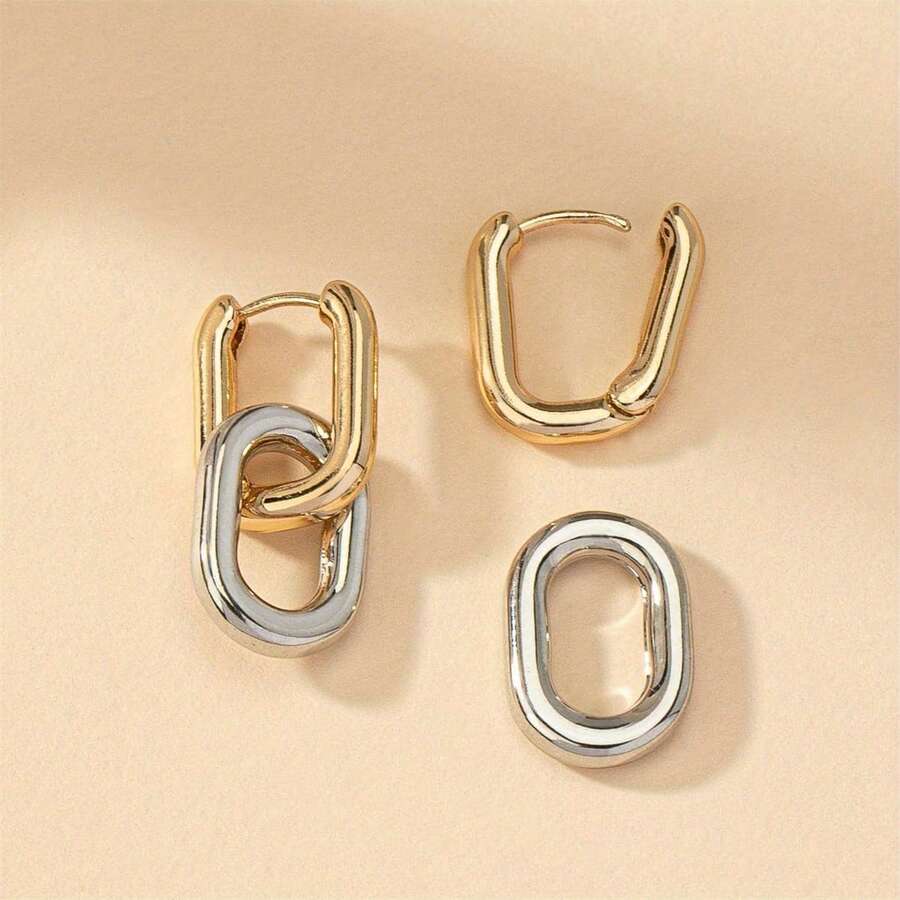 Pendientes colgantes de cadena de dos tonos de estilo minimalista. Cadena simple en dorado y plateado que combina con atuendos diarios y accesorios de fiesta. Joyería de moda.