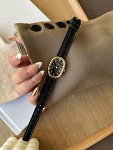 1pc Retro Style Adjustable Ieather Strap Quartz Women's Watch Compact And Perfect For Daily Wear Birthday Gifts - Black - View 1