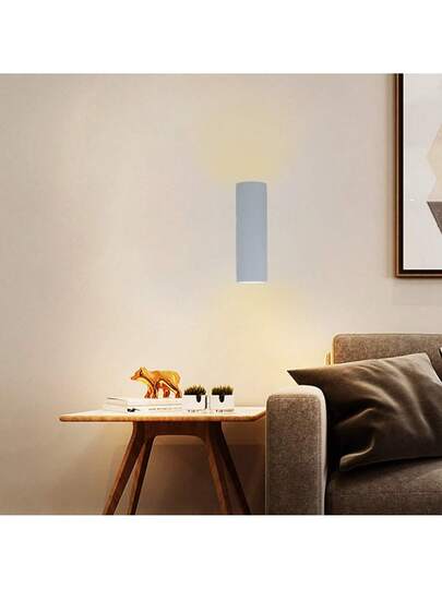 Alpinaluz Wand Light: Dual Verlichting Up Down, Wit Aluminum, GU10 Sockets, Bulbs Not Included. view 10