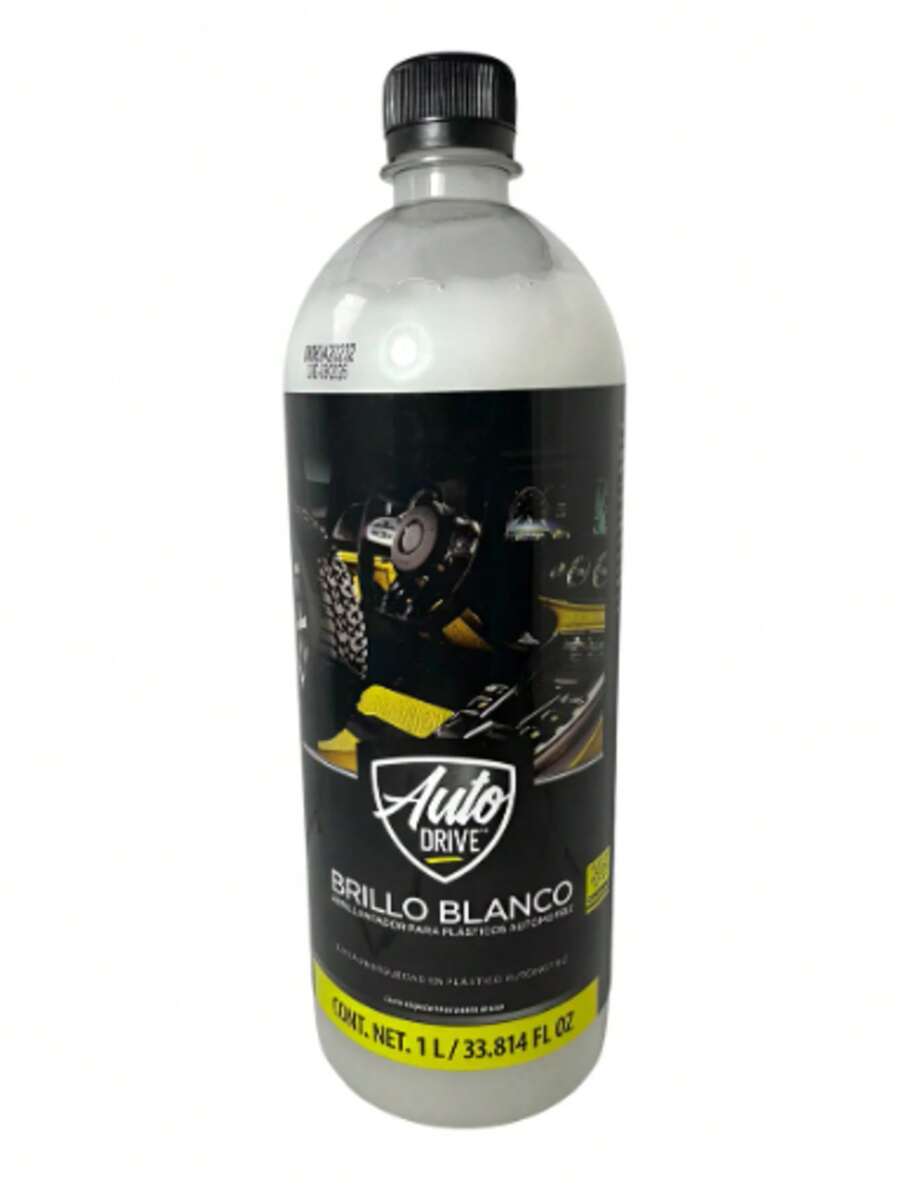Abrillantador para Plásticos Automotriz Auto Drive 1L, formulado para revitalizar tableros, molduras, defensas y superficies interiores o exteriores del vehículo. Su avanzada mezcla deja un brillo profundo y duradero, protegiendo contra polvo, suciedad y envejecimiento prematuro. Ideal para autos, camionetas y motocicletas. Devuelve el aspecto original del plástico sin dejar residuos grasosos ni apariencia opaca. - Unitalla - Ver 1