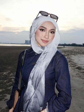 1条波西米亚风印花女士雪纺围巾，休闲透气多功能头巾，长款披肩，防晒