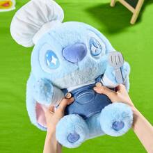 Miniso Búp bê ngồi hình đầu bếp trong bộ sưu tập Stitch Gourmet Party. Thiết kế đầu bếp độc đáo thể hiện nét quyến rũ khác biệt của Stitch, với tông màu xanh tươi tắn và dễ thương. Được làm từ chất liệu vải nhung mềm mại, tạo cảm giác thoải mái khi chạm vào và không dễ bị rụng lông (1 chiếc). - Nhiều màu - Xem 5