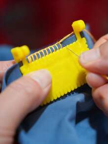 2件装夹式缝纫工具 - 耐用塑料边缘缝纫锁扣和编织夹，可拆卸人体工学设计，适合初学者和老年人，表面光滑的精密织物修补工具，黄/白两色可选，缝纫，缝纫用品，工艺用品，缝纫夹，衣夹，衣物夹 - 彩色 - 查看 6