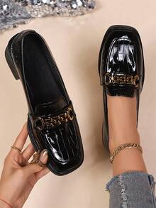 女士百搭方头休闲鞋，金属搭扣装饰，低跟，镜面材质，套脚乐福鞋，粗跟小皮鞋，工作鞋，女士乐福鞋，玛丽珍鞋，透明高跟鞋，女士高跟鞋，女士穆勒鞋，办公鞋，女鞋，黑色中跟鞋，工作鞋，学院风，复古平底鞋，简约平底鞋，女士正装鞋，春秋季平底鞋，女士套脚鞋，黑色鞋，黑色高跟鞋，女鞋，粗跟鞋，厚底鞋，石纹平底鞋，优雅平底鞋，金色装饰平底鞋 - 黑色 - 查看 14