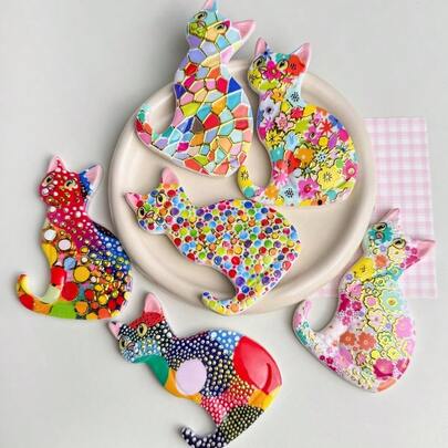 1pc Creative Colorful Cute Cat Foil Embossed Fridge Magnet, Dopamine Color Adorable Cat Home Decor Eye-Catching Magnet, Cartoon Fridge Magnet, Kawaii Fridge Magnet, Whiteboard Magnetic Sticker, Decorative Fridge Magnet, Cute Office Kitchen Magnet, Kitchen Supplies, Home Decor, Kitchen Decor, Exquisite Gift