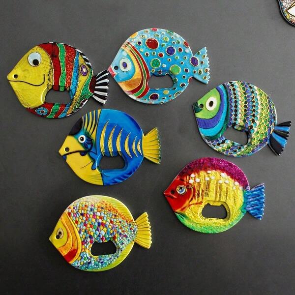 1pc New In-Stock Gold Foil Ocean Fish Bottle Opener Fridge Magnet, Creative Travel Souvenir, Cartoon Fridge Magnet, Kawaii Fridge Magnet, Whiteboard Magnetic Sticker, Decorative Fridge Magnet, Cute Office & Kitchen Magnet, Kitchen Utensil, Home Decor, Kitchen Decor, Exquisite Gift