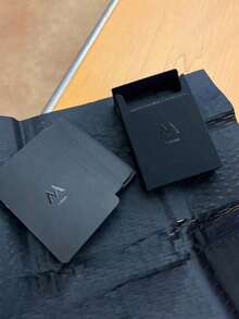 Bộ bài Poker chống nước - Bài cao cấp màu đen và vàng, thiết kế tinh tế, thích hợp cho Poker, trò chơi trên bàn, tiệc tùng, đám cưới và lễ hội - Bộ quà tặng trò chơi tiệc tùng dành cho người lớn, bài Poker chống nước, bài mạt chược, nhựa dày mờ, du lịch di động tại nhà, bài mạt chược giấy mini cuộn tay - Nhiều màu - Xem 4