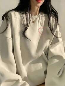Áo sweatshirt nữ sinh mùa thu/đông họa tiết hoa màu xám phối hồng, chữ hồng dễ thương hình trái tim, in hai mặt, dáng rộng thoải mái, mặc nhà hàng ngày, đi học, cổ tròn, tay dài, thích hợp mặc đi làm, đi học. - Xám - Xem 4