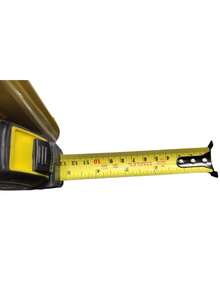 Flexómetro de 8 m, práctico y preciso para medir distancias en carpintería, construcción o uso doméstico. Su cinta metálica resistente permite mediciones exactas, mientras que la carcasa negra y ergonómica facilita el agarre y protege la cinta al retraerla. Compacto y ligero, se transporta fácilmente en bolsillos o cajas de herramientas. Herramienta duradera y confiable para todo tipo de proyectos de medición. - Negro - Ver 3