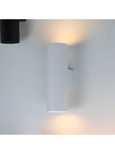 Alpinaluz Wand Light: Dual Verlichting Up Down, Wit Aluminum, GU10 Sockets, Bulbs Not Included. view 5