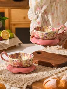 1 pezzo Set tazza e piattino in ceramica con motivo floreale, tazza e piattino in ceramica in stile vintage a forma di petalo con delicati dettagli floreali dipinti a mano, adatti per caffè, infusione di tè ai fiori, si adatta alla decorazione vintage della casa e al tè pomeridiano primaverile