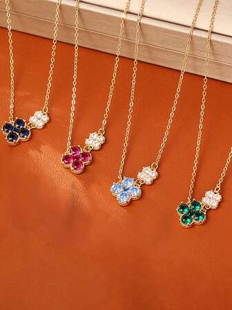 1件精美奢华的高端项链，超闪亮四叶花流苏项链，深受优雅知性女孩的喜爱