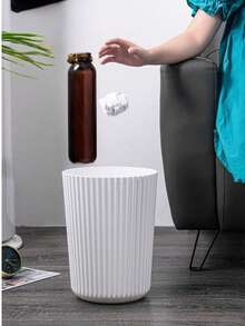 1Pc White Household Striped Trash Can, Waterproof, Stain Resistant, Portable And Large Capacity, Suitable For Storage In Bedrooms, Bathrooms, Kitchens, Trash Cans, Suitable For Offices, Bedrooms, Kitchens, Bathrooms, And Living Rooms, Uncovered, Large In Volume, Cylindrical, No Need For Power Supply,[The Size Of Size M Is Relatively Small, And It Is Suitable For Desktop Garbage Bin Storage. It Is Recommended To Take A Size Larger]