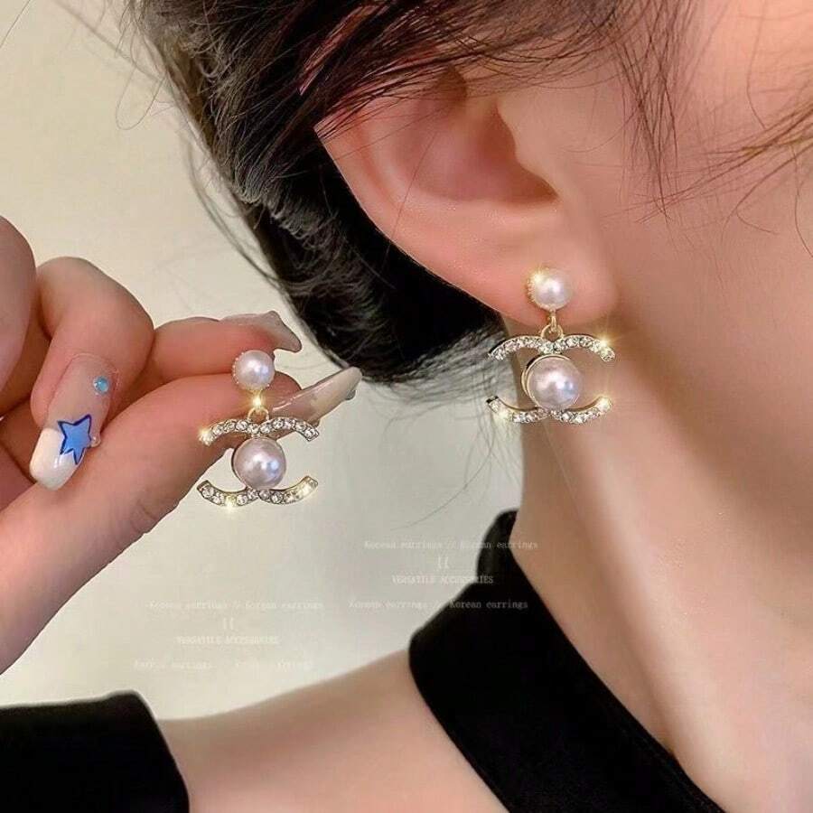 Xiaoxiangfeng Double C Pearl Earrings Niche Design High-End Stud Earrings Unique Temperament Earrings - mặc định - Xem 1